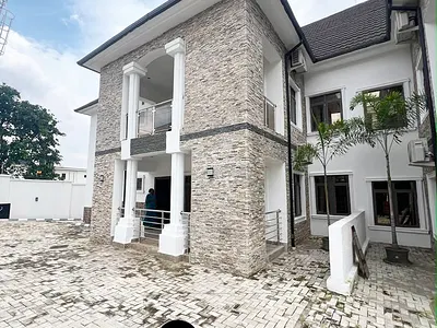 Block of Flats with BQ — Guzape District, Abuja