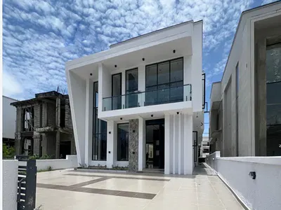 Luxury 5 Bedroom Detached Duplex with Pool — Lekki, Lagos