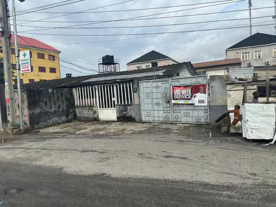 3 Bedroom Detached Bungalow — Onitana Street Tejuosho LSDPC Housing Scheme, Surulere, Lagos