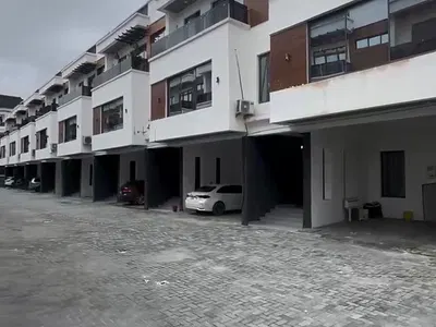 Furnished 4 Bedrooms Smart House + BQ, Swimming Pool — Ologolo, Lekki, Lagos