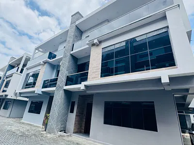 Exquisite 5 Bedroom Semi-Detached Duplex — Lekki, Lagos
