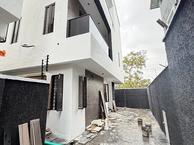 Finely Crafted 5 Bedrooms Fully Detached + BQ, Cinema & Pool — Ikeja, Lagos