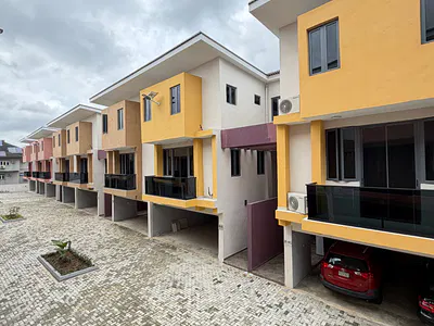Fully Serviced 4 Bedrooms Terrace - Duplex + BQ — Ikeja, Lagos