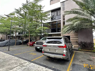 2 Bedroom Waterfront Maisonette with Pool, Gym & Elevator — Banana Island, Ikoyi, Lagos