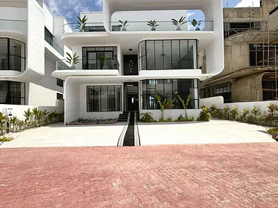 State of the Art 5bedroom Smart Luxury Duplex with Rooftop Terrace — Lekki, Lagos