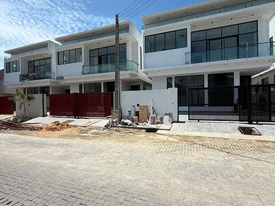 4 Bedroom Detached House — Lekki, Lagos