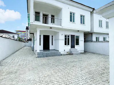 Spacious 5 Bedroom Detached House with BQ — Lekki Phase 1, Lekki, Lagos