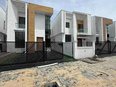 4 Bedroom Detached House with Swimming Pool — Chevron Road, Lekki Phase 1, Lekki, Lagos