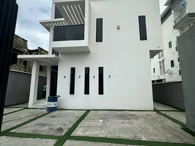 Luxury 5 Bedroom Detached Duplex with Cinema, Swimming Pool & BQ — Lekki, Lagos