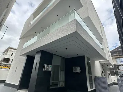 Smart 6 Bedroom Detached Duplex + BQ, Elevator, Cinema, Office Room — Ikoyi, Lagos