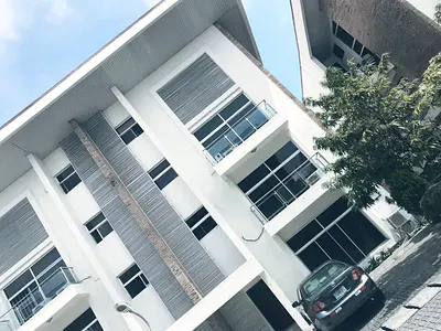 Spacious & Serviced 4 Bedroom Terrace House with BQ — Lekki Phase 1, Lekki, Lagos