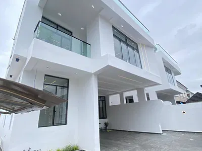 Tastefully Finished 5 Bedroom Detached Duplex with BQ — Lekki, Lagos