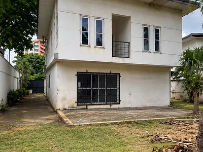 5 Bedroom Detached House with Guest House — Ikoyi, Lagos