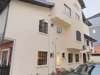 Beautiful & Spacious 2 Bedroom Apartment — Oniru, Victoria Island (VI), Lagos