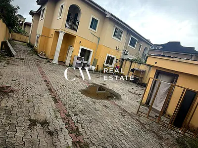 5 Bedroom Commercial House — Lekki Phase 1, Lekki, Lagos