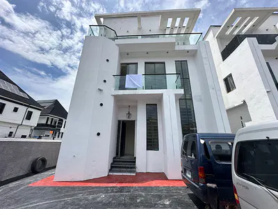Stunning 5 Bedroom Detached Duplex with Home Office & BQ — Lekki, Lagos