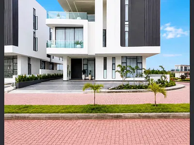 High End Modern 5 Bedroom Detached Duplex with Pool, BQ, Cinema — Lekki, Lagos