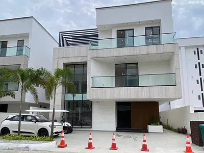 Luxury 5bedrooms Fully Detached Duplex with and Electric Car — Lekki Phase 1, Lekki, Lagos