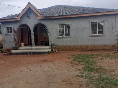 4 Bedroom Flat with 2 Shops — Wasimi Ajibawo, Church, Owode Idiroko Road, Sango Ota, Ogun