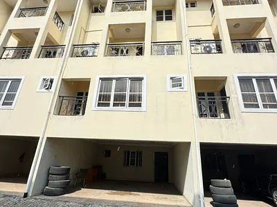 Luxuriously Furnished 4 Bedroom Duplex with Gym — Victoria Island (VI), Lagos