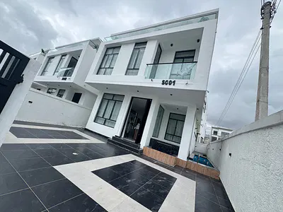 5 Bedroom Detached Duplex with Swimming Pool — Lekki, Lagos
