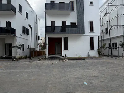 5 Bedroom Detached Duplex & BQ — Durumi, Abuja