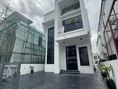5 Bedroom Detached Duplex with Swimming Pool — Lekki, Lagos