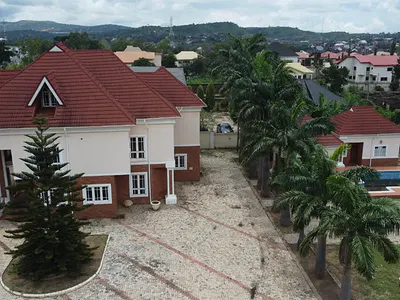 Luxury 5 Bedroom Detached Duplex with BQ — Golf Course, Enugu, Enugu