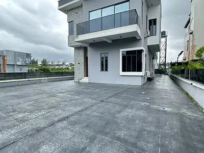Luxury 5 Bedroom Fully Detached Duplex with a Room BQ — Lekki, Lagos