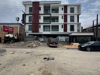 Luxury 2-Bedroom Apartment with Elevator, Gym, Pool — Lekki, Lagos