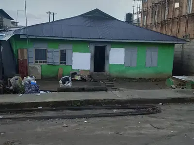 Detached Bungalow — , Palmgrove, Shomolu, Lagos
