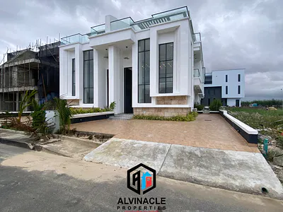 5 Bedroom House with Boys' Quarters — Lekki, Lagos