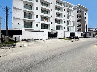 Excellent 2 Bedroom Apartment with a Pool and Gym — Lekki, Lagos
