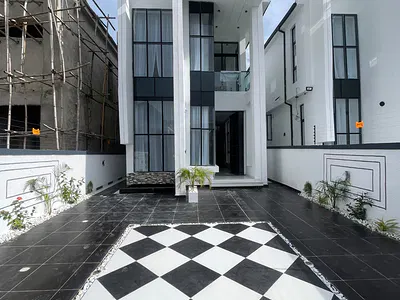 5 Bedroom Detached Duplex — Lekki, Lagos