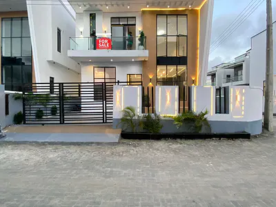 4 Bedroom Detached Duplex with Swimming Pool, BQ — Ajah, Lagos