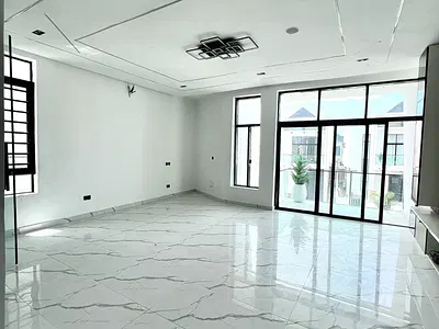 5 Bedroom Detached Duplex with Swimming Pool — Lekki, Lagos