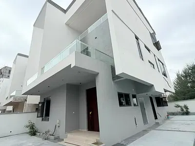 Serviced 5 Bedroom Detached Duplex with 2 Rooms BQ — Lekki, Lagos