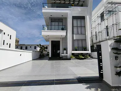 5 Bedroom Detached Duplex with BQ and Swimming Pool — Lekki, Lagos