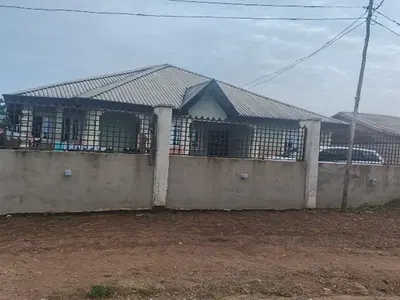 Detached Bungalow with Multiple Units — Alafia Estate, Off Ibadan-Abeokuta Road, Ibadan, Oyo