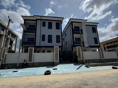 Nicely Built 3 Bedroom with BQ Apartment in Good Neighbourhood — Surulere, Lagos