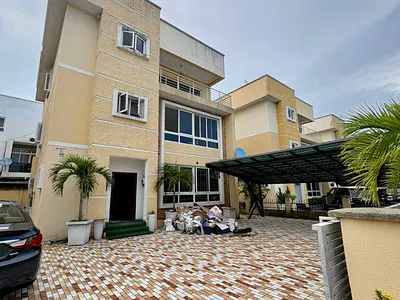 Exquisite Spacious 5 Bedroom Detached — Lekki, Lagos