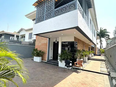 5-Bedroom Luxury Smart Home with Swimming Pool — Lekki, Lagos