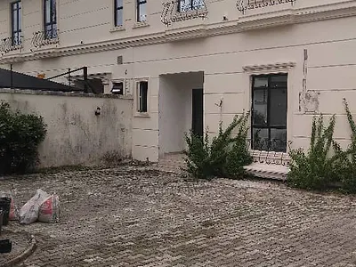 Multi-Unit Commercial Space — Lekki Phase 1, Lekki, Lagos