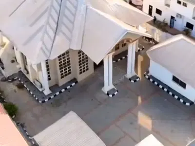 Distress 6 Bedrooms+ 3 Rooms BQ + 1 Guest Room — Maitama District, Abuja