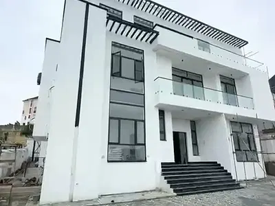 Super Luxury 6 Bedrooms Mansion — Guzape District, Abuja