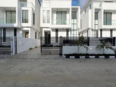 5 Bedroom Detached Duplex with Swimming Pool & BQ — Chevron, Lekki, Lagos