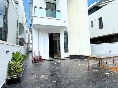 Contemporary 5 Bedroom Fully Detached Duplex with Swimming Pool — Chevron, Lekki, Lagos