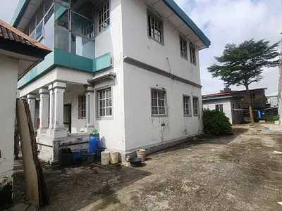 6 Bedroom Detached Duplex with 2 Bedroom BQ — Queen Street, Alagomeji, Yaba, Lagos