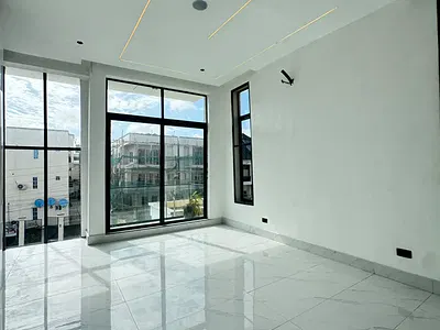 1 Bedroom Mini Flat with Kitchen — Lekki, Lagos