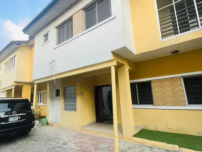 Diatress Auction 3 Bedroom Terraced Duplex with BQ Governor's Consent — Osapa London Estate, Lekki, Lagos